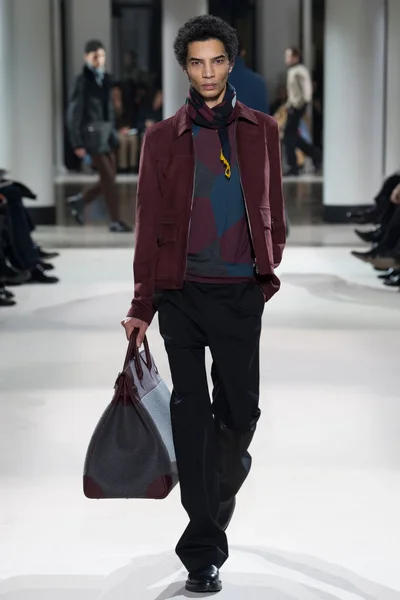 Look 11
